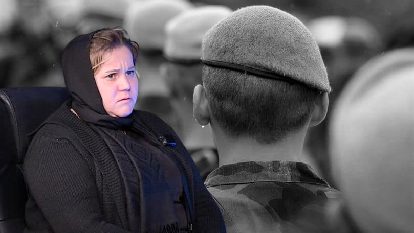 Mama unui soldat care s-ar fi sinucis contrazice ancheta: S-au auzit trei împușcături