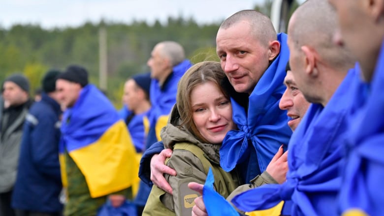 Rusia și Ucraina au făcut un sâmbătă un schimb de prizonieri, înaintea armistițiului de Paște