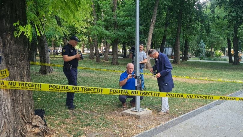 Dosarul fetiței electrocutate mortal în Capitală: Doi muncitori, puși sub învinuire