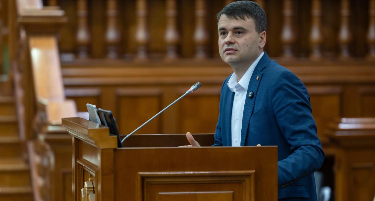 Alexandr Berlinschii, despre ședința Consiliului Național de Securitate: „Le sugerez să discute și despre droguri, traficul de arme și tragediile din armată”