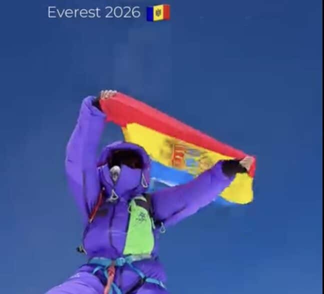 VIDEO Drapelul Republicii Moldova, din nou pe Everest: „A fost foarte greu, dar a fost posibil”