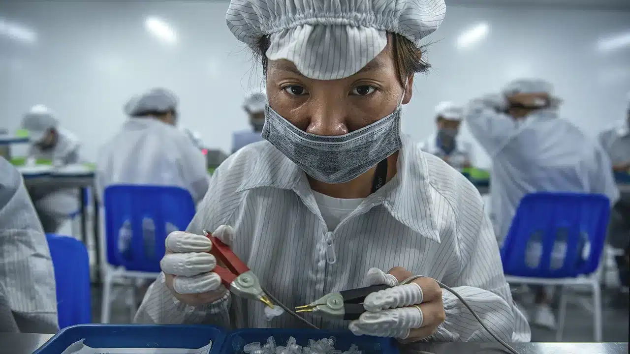 China acuză „forțele străine” că promovează lenea în rândul tinerilor