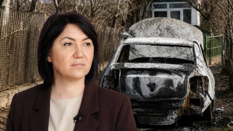 Mașina Primăriei Cobani ar fi fost incendiată de localnici