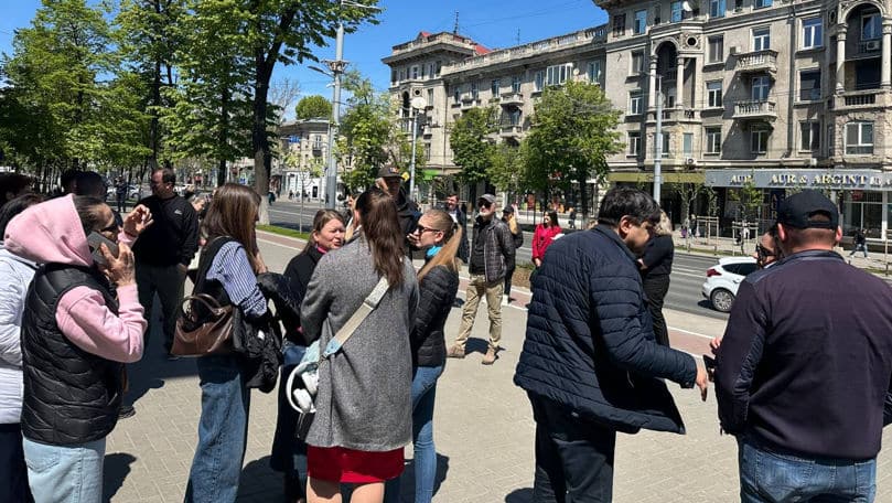 VIDEO: Un nou flashmob în memoria Ludmilei Vartic, organizat în fața MAI