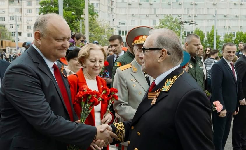 Alexandru Tănase: VICTORIOFRENIA este forma supremă de degenerare morală în care niște tablagii care nu au mirosit niciodată praful frontului defilează în uniforme ale unui imperiu mort