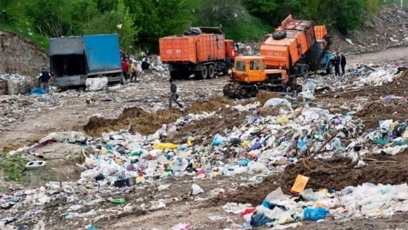 Agenția de Mediu a suspendat activitatea stației de sortare a deșeurilor din Sângera