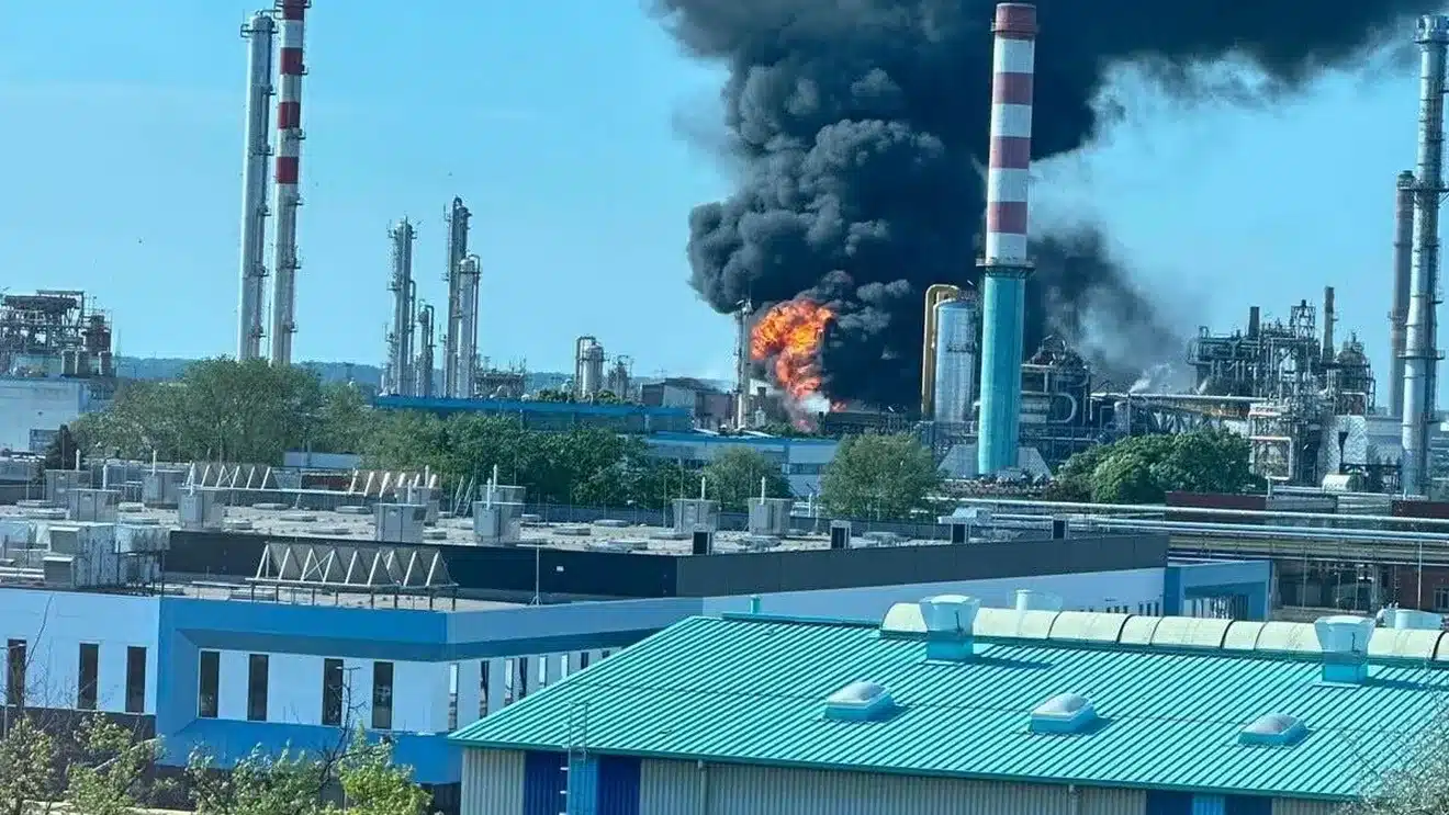 Explozie la un complex petrochimic MOL din Ungaria / Un deces și mai mulți răniți în urma deflagrației