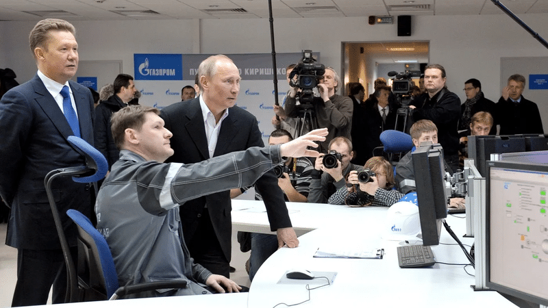 Rusia a oprit producția la vasta rafinărie de petrol Kirishi după un atac cu drone