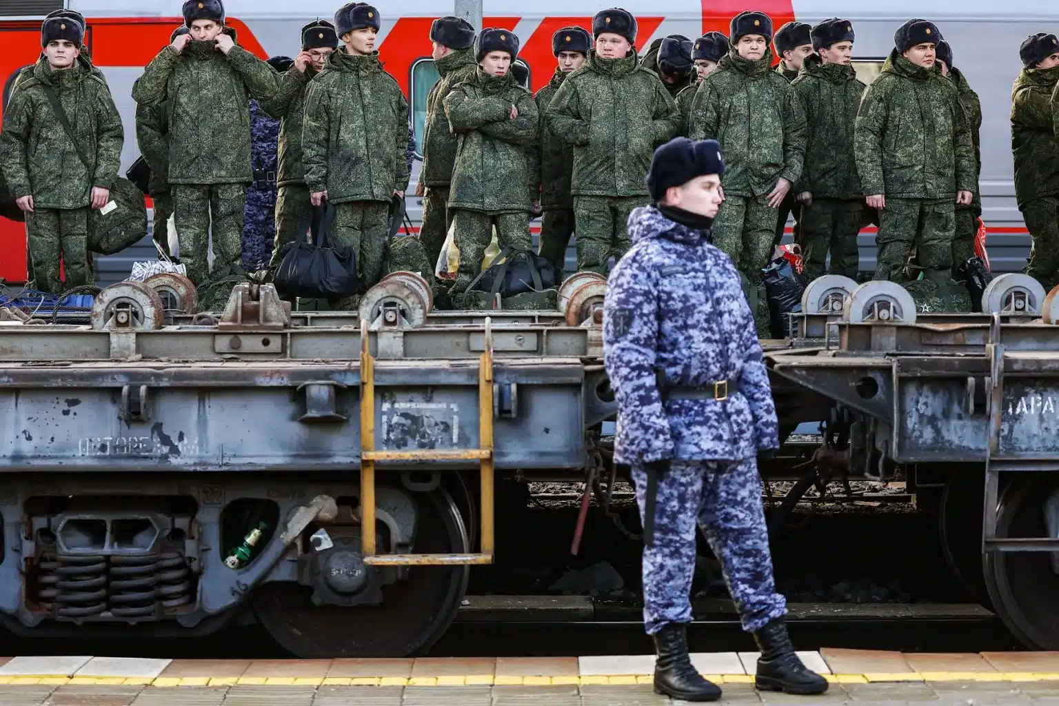 Tot mai multe indicii sugerează că Rusia ar putea pregăti un nou val de mobilizare pentru războiul din Ucraina, dar Moscova încearcă să rezolve o problemă tot mai dificilă: lipsa de soldați