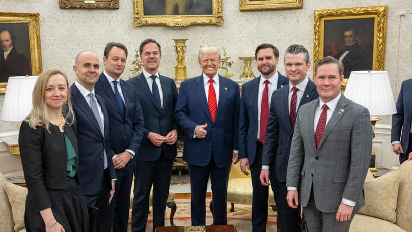 Politico: Cum încearcă Europa să-l împiedice pe Trump să destabilizeze NATO