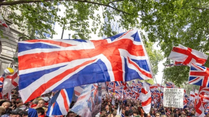 Manifestații de amploare la Londra: 4.000 de polițiști mobilizați pentru marșul Unite the Kingdom și unul pro-palestinian