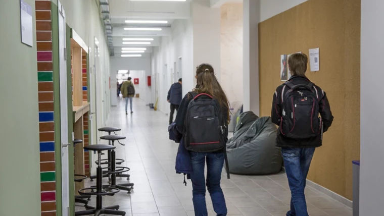 Studenții vor trebui să declare dacă au folosit AI la redactarea lucrărilor universitare