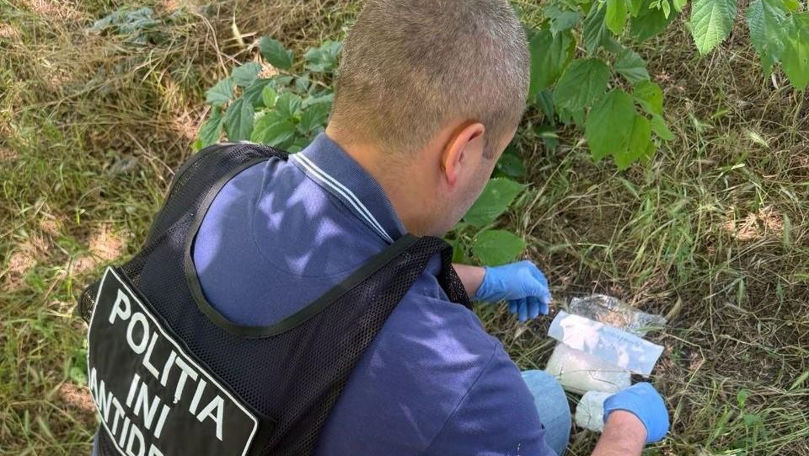 Doi tineri din Chișinău, arestați pentru trafic de droguri de peste 200.000 de lei