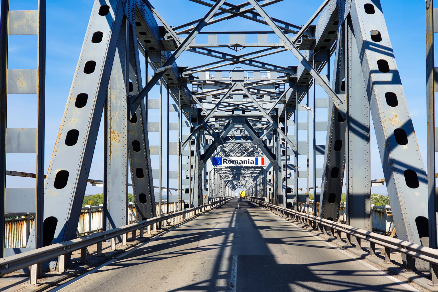 Avertisment pentru șoferii care merg în Grecia sau Bulgaria și tranzitează podul Giurgiu-Ruse