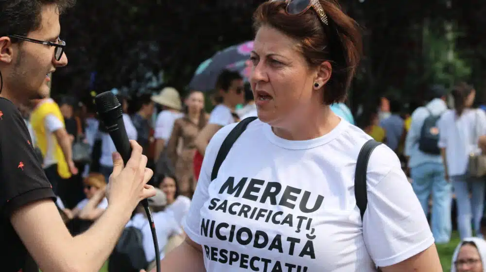 Mii de profesori protestează la București împotriva noii legi a salarizării
