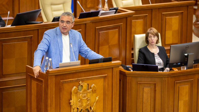 Renato Usatîi critică proiectul privind cartelele SIM de tip PrePay: Protecția începe peste 12 luni