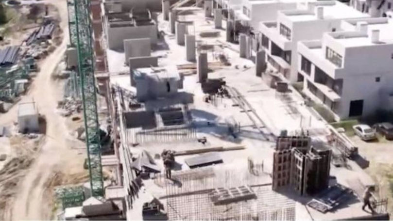 Mai mulți locuitori din Codru, revoltați de construcția unui complex rezidențial