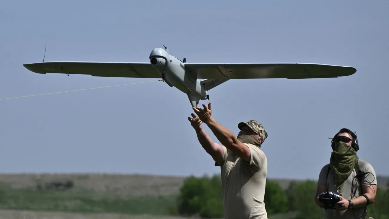 Macron subliniază uimitoarea capacitate de producţie de drone a Ucrainei