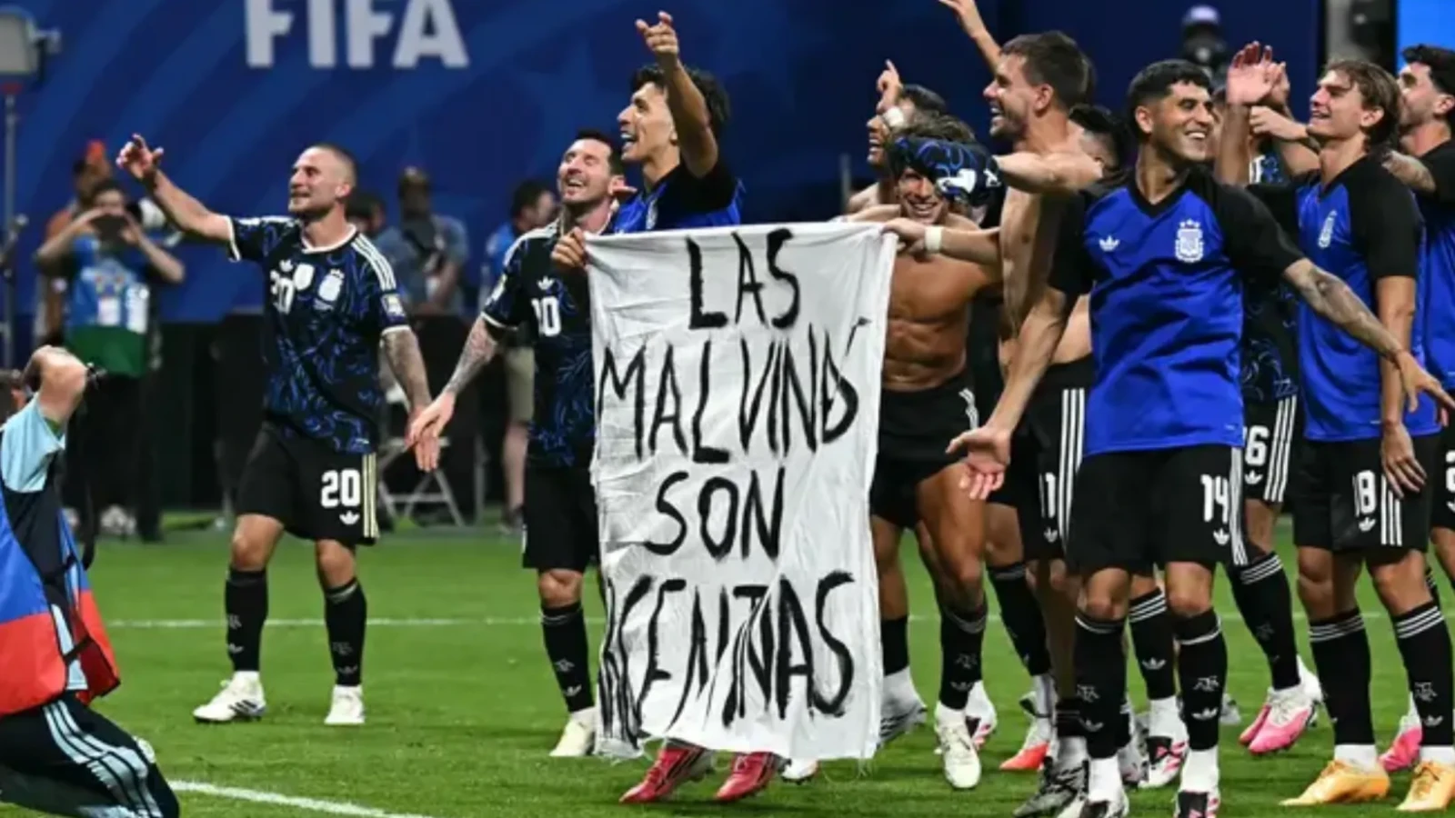 FIFA a luat o decizie istorică: Argentina, liberă să afișeze mesajul controversat despre Insulele Falkland în finala Cupei Mondiale