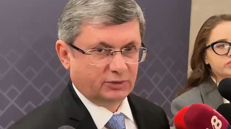 Moldovenii vor plăti cu 48 bani mai mult contribuția per litru la carburanți, de la 1 august. Grosu: O măsură nepopulară, dar necesară
