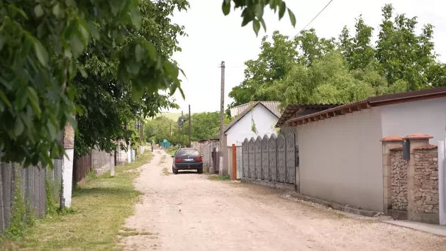 Humulești, un sat uitat: Viața în localitatea fără magazin, transport public și rețea