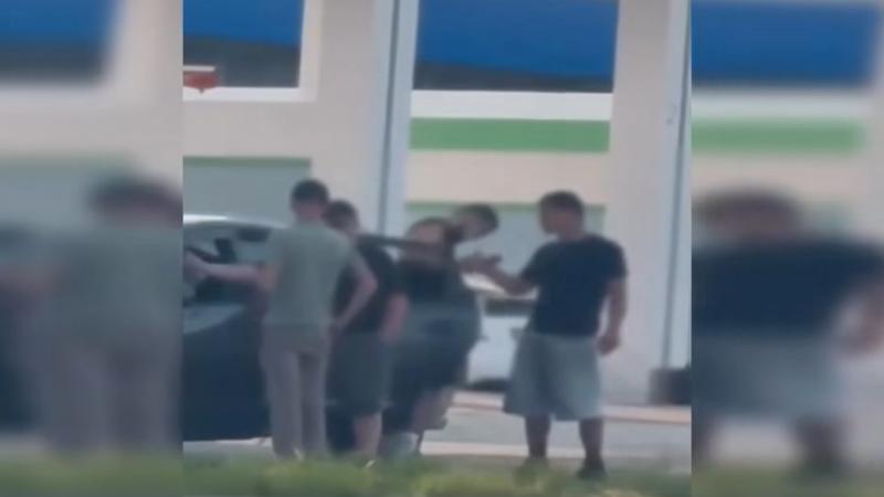 Ca în anii ’90: Un tânăr, ademenit într-o pădure și amenințat cu moartea ca să dea 900.000 de lei, la Tohatin: Șapte suspecți, reținuți