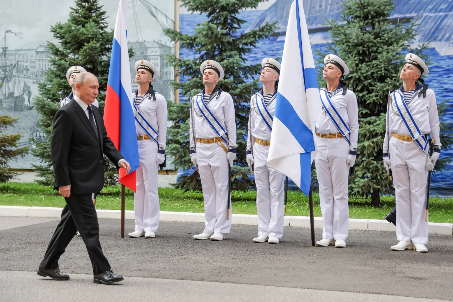 În locul navelor de război, un afiș cu un submarin. Ce a făcut Rusia de Ziua Marinei