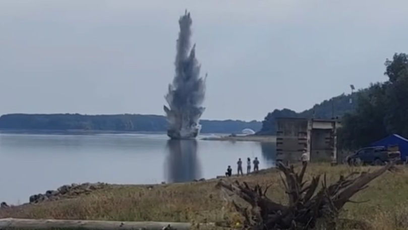 Explozii controlate pe Dunăre: Cursul apei, deviat pentru Centrala de la Cernavodă