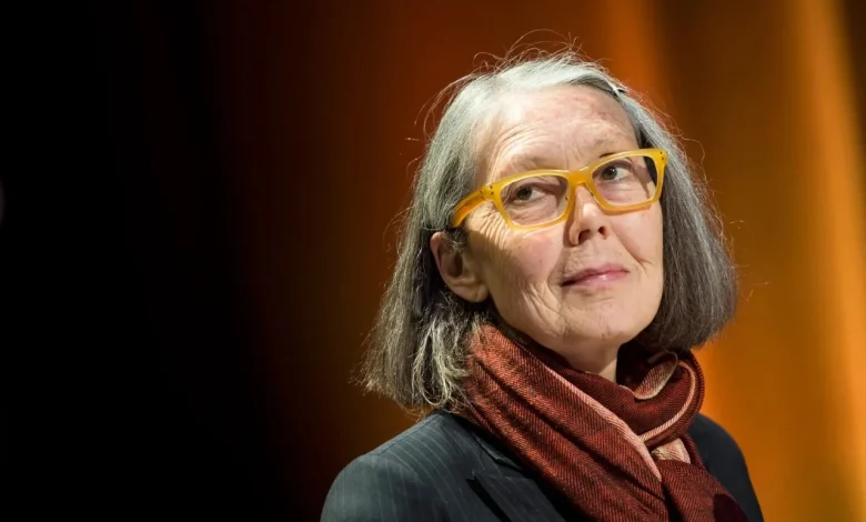 Anne Carson, Nobelul pentru Literatură 2026: operă îndrăzneață în dialog ludic cu tradiția clasică