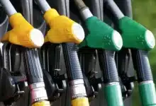 ANRE a anunțat noile prețuri: benzina scade cu 20 de bani, motorina crește