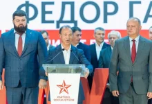 Cu Igor Dodon pe scenă, Fiodor Gagauz lansează candidatura pentru funcția de bașcan