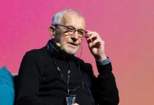 Francis Halzen, Nobel pentru Fizică 2026: a transformat gheața Antarcticii în observator de neutrini