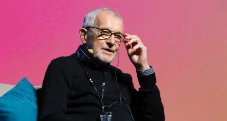 Francis Halzen, Nobel pentru Fizică 2026: a transformat gheața Antarcticii în observator de neutrini