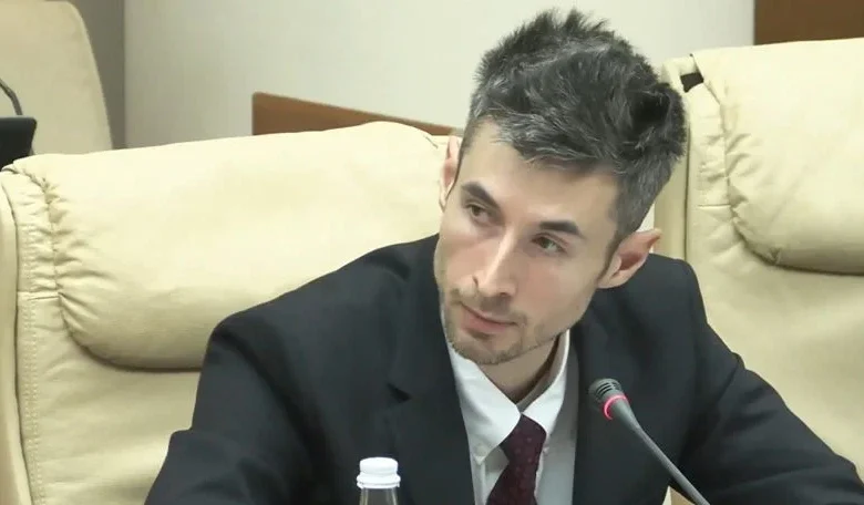 Guvernul a aprobat demisia lui Dumitru Pîslaru, care părăsește Ministerul Muncii la 15 octombrie