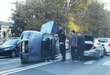 Patru mașini, o răsturnare și zero răniți: accidentul de lângă Președinție din Chișinău, explicat de poliție