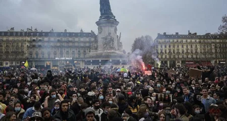Revoltă a liceenilor din Franța: sindicatul CGT cere ieșirea în stradă marți