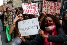 Revoltă în liceele Franței: clase supraaglomerate, lipsă de profesori și confruntări cu poliția