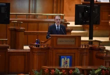 Sfârșitul crizei politice de aproape șase luni: Parlamentul investește Guvernul Luca Niculescu