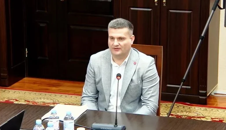 Valeriu Curicheru, magistratul care l-a acuzat pe Usatîi de intimidare, a promovat evaluarea externă